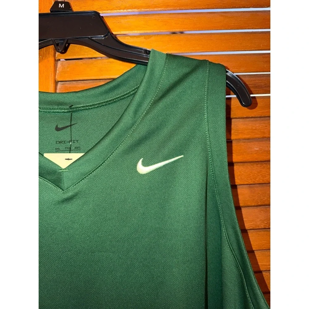 Nike Womens VNeck Active Tank Top. Size XXL (NWTS)